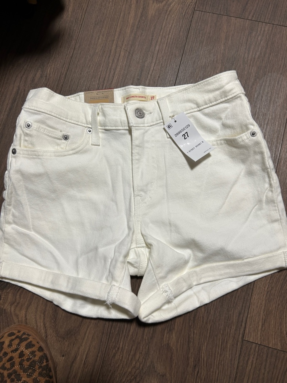 Levi’s Mid length High-Rise White Denim Shorts - Size 27